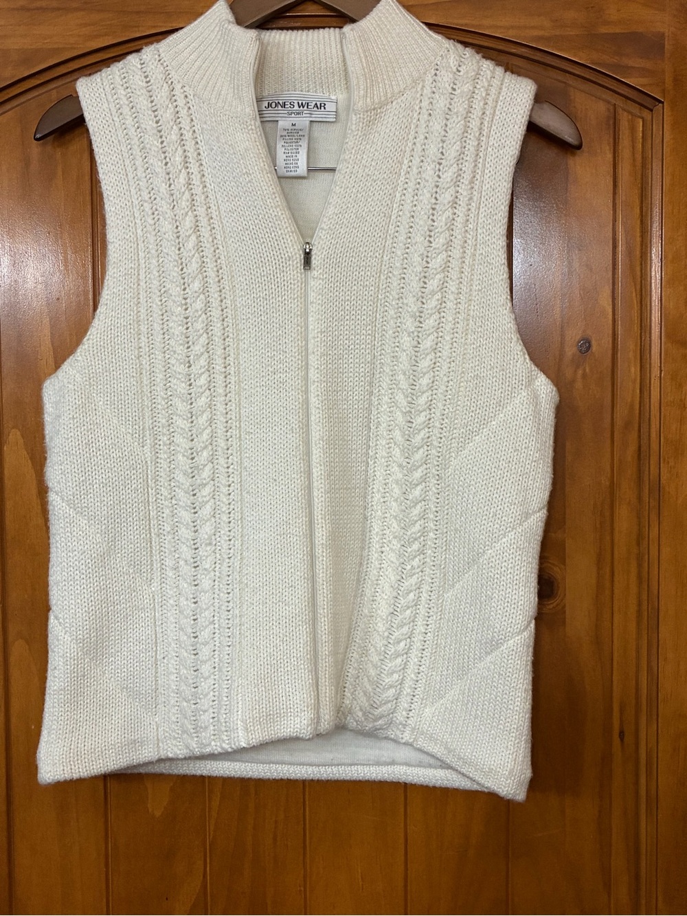 Jones Wear Sport Women's Cream Cable-Knit Zip Front Sweater Vest